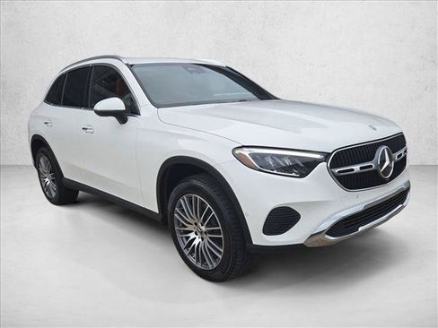 Certified 2026 Mercedes-Benz GLC 300 image 3