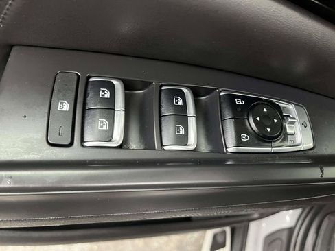 Used 2025 Kia Carnival SX Prestige image 16