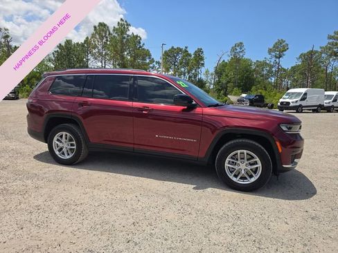 Certified 2022 Jeep Grand Cherokee L Laredo w/ Luxury Tech Group I AWD/4WD image 2