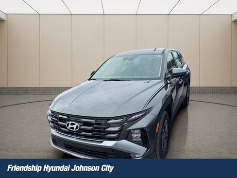 New 2026 Hyundai Tucson Blue SE image 1