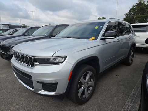 Used 2021 Jeep Grand Cherokee L Limited AWD/4WD image 9