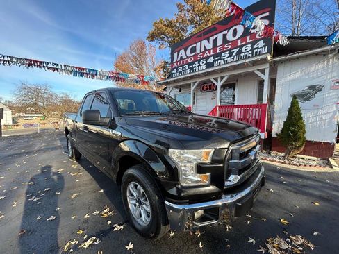 Used 2015 Ford F150 XLT image 30