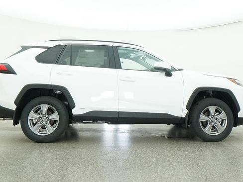 New 2025 Toyota RAV4 XLE image 19