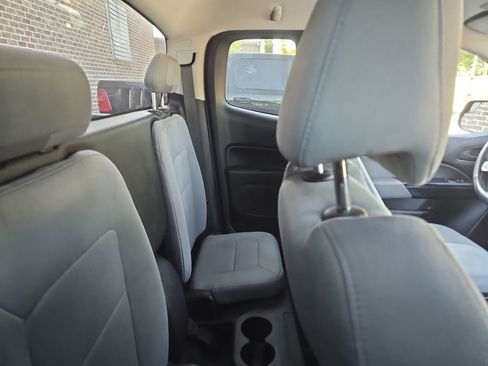 Used 2019 Chevrolet Colorado W/T w/ WT Convenience Package RWD image 10