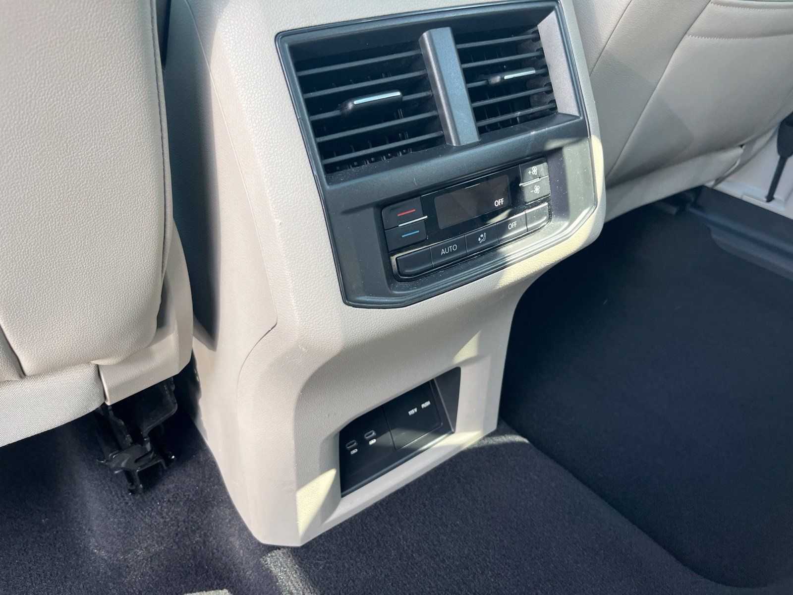 Used 2022 Volkswagen Atlas SE FWD image 29