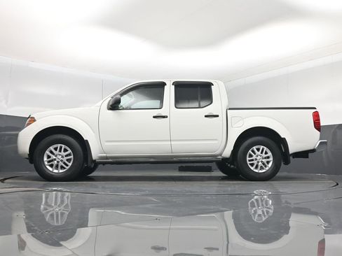 Used 2019 Nissan Frontier SV image 15