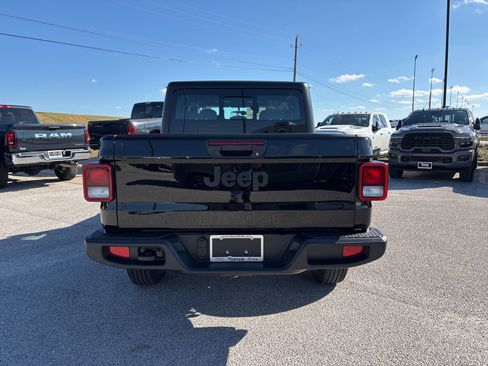 New 2026 Jeep Gladiator Sport image 5