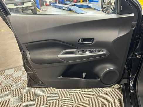 Used 2021 Nissan Kicks S FWD image 23
