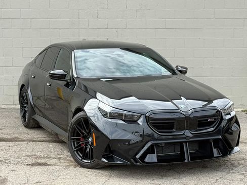 Used 2025 BMW M5 Sedan 4D w/ Executive Package image 28