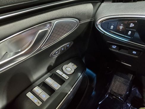 Used 2022 Genesis GV70 2.5T w/ Select Package image 38