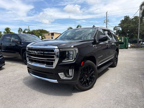 Used 2023 GMC Yukon SLT AWD/4WD image 1
