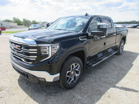 New 2026 GMC Sierra 1500 SLT w/ SLT Premium Plus Package AWD/4WD image 12