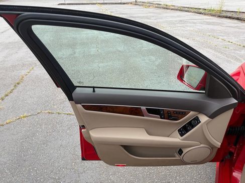 Used 2013 Mercedes-Benz C 300 4MATIC Sedan image 29
