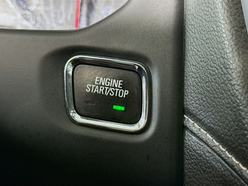 Used 2023 GMC Acadia SLT w/ Technology Package image 21