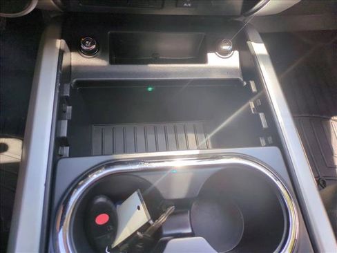 Used 2018 Nissan Titan PRO-4X w/ Pro-4x Convenience Package AWD/4WD image 15