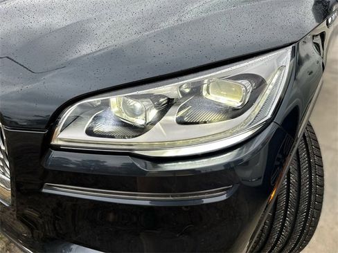 Used 2022 Lincoln Aviator Reserve w/ Equipment Group 201A image 9