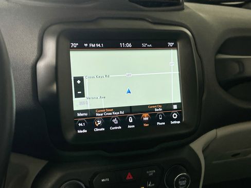 Used 2022 Jeep Renegade Limited AWD/4WD image 13