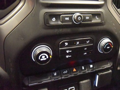 Used 2024 Chevrolet Silverado 2500 Custom w/ Custom Convenience Package image 19