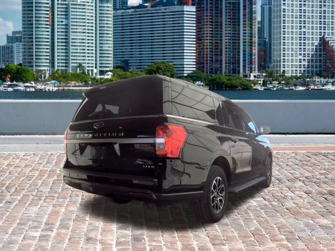 Used 2024 Ford Expedition Max XLT RWD image 3