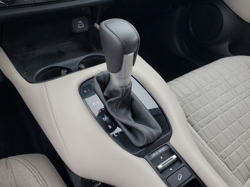 Used 2024 Honda HR-V LX image 32