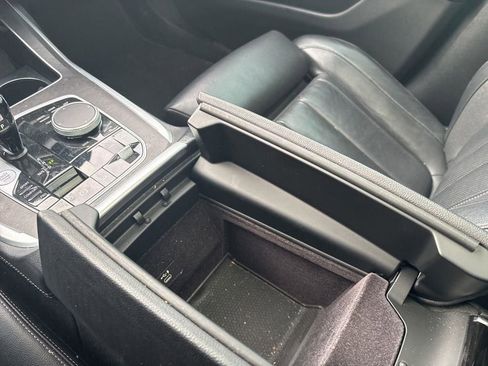 Used 2022 BMW X7 xDrive40i w/ M Sport Package image 40