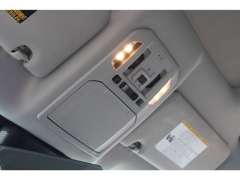 Used 2022 Toyota Highlander Platinum AWD/4WD image 32