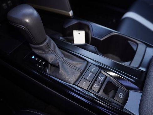 Certified 2025 Toyota Camry SE image 20