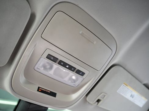 Used 2016 GMC Canyon SLT w/ Driver Alert Package image 47