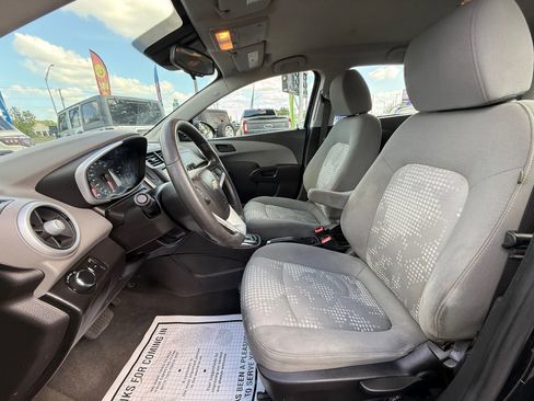 Used 2020 Chevrolet Sonic LT image 13