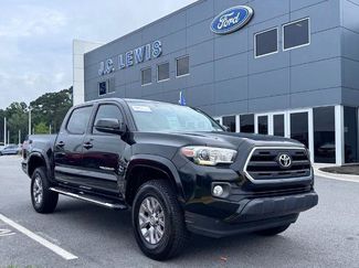 Used 2017 Toyota Tacoma SR5 w/ Tow Package RWD 360° Tour