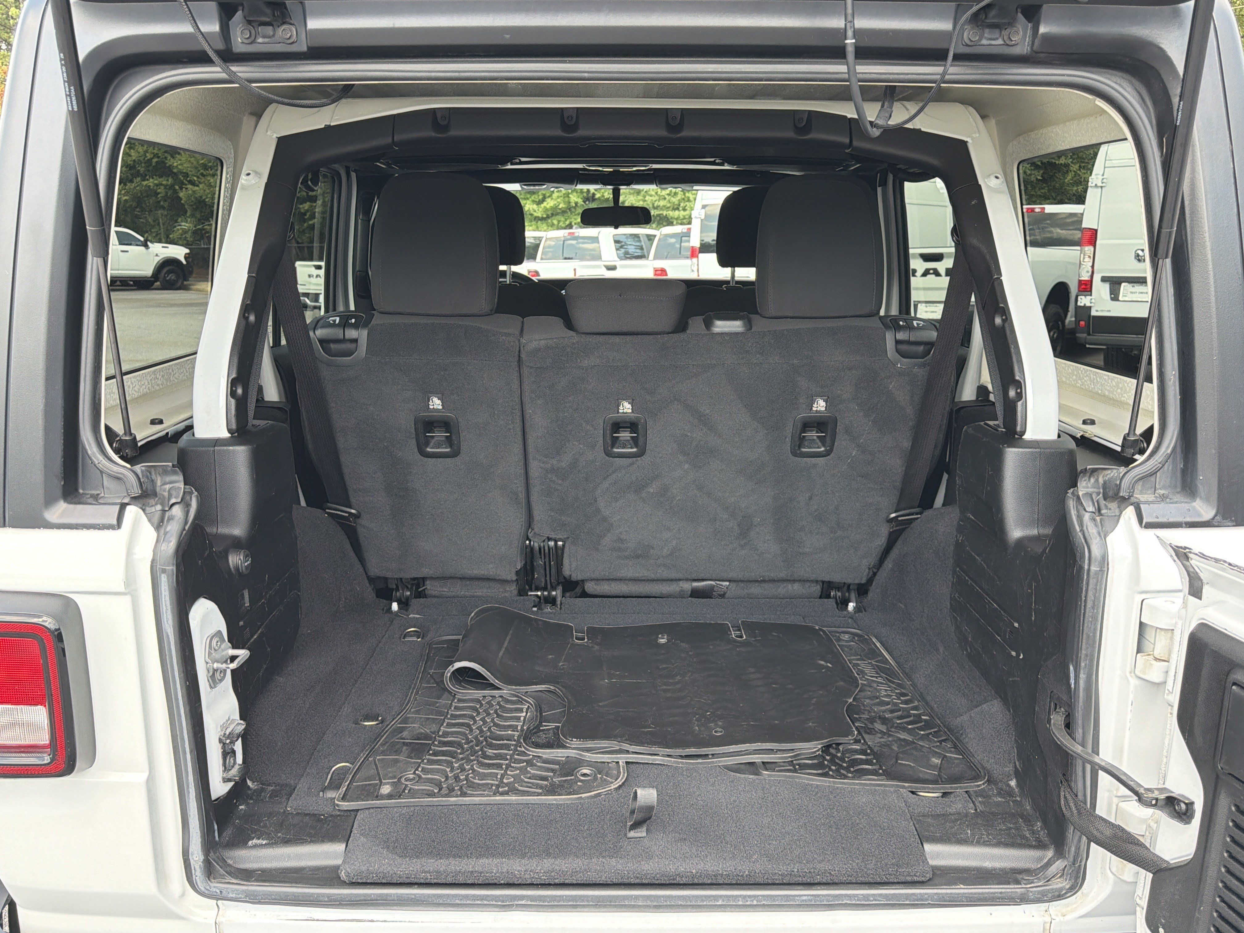 Used 2021 Jeep Wrangler Unlimited Sahara AWD/4WD image 22