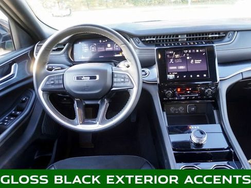 Used 2023 Jeep Grand Cherokee Altitude image 9