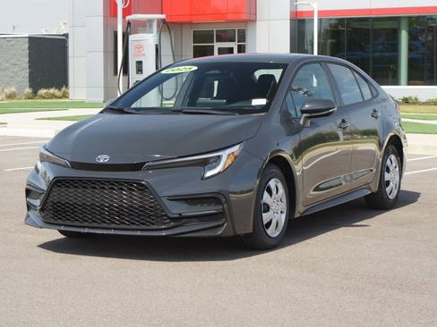 Used 2025 Toyota Corolla SE FWD image 12