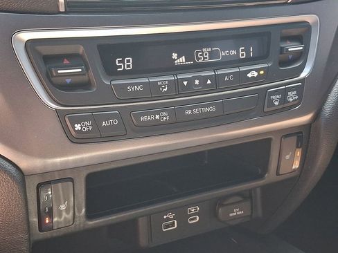Used 2024 Honda Passport EX-L image 16
