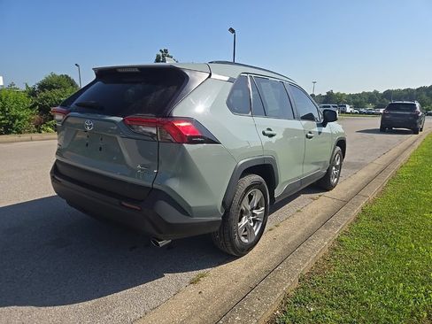 Used 2022 Toyota RAV4 XLE w/ Convenience Package AWD/4WD image 3