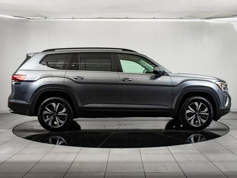 Used 2024 Volkswagen Atlas SE image 11