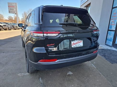 New 2026 Jeep Grand Cherokee Altitude AWD/4WD image 8