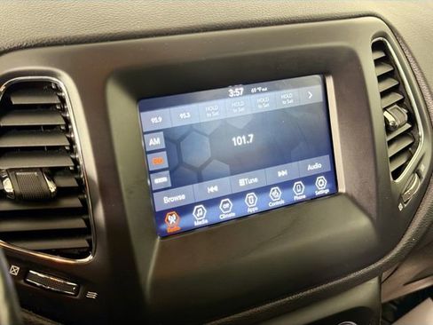 Used 2020 Jeep Compass Latitude w/ Cold Weather Group AWD/4WD image 14