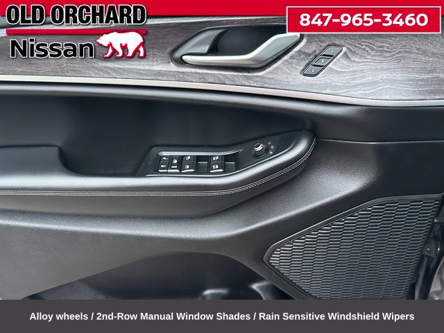 Used 2023 Jeep Grand Cherokee Limited w/ Luxury Tech Group II AWD/4WD image 13
