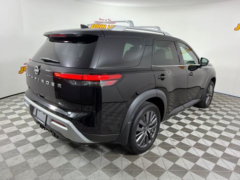 Used 2023 Nissan Pathfinder SL w/ SL Premium Package FWD image 6
