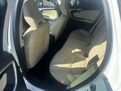 Used 2016 Volvo XC60 T6 Platinum w/ Climate Package AWD/4WD image 9