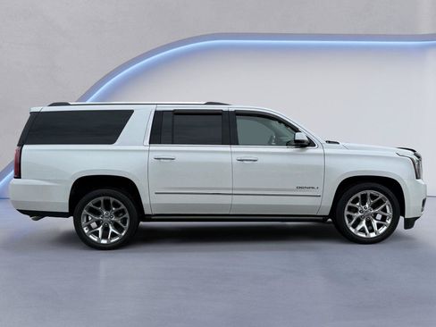 Used 2019 GMC Yukon XL Denali w/ Denali Ultimate Package AWD/4WD image 2