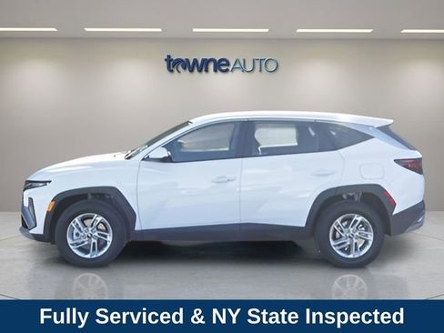 Used 2025 Hyundai Tucson SE AWD/4WD image 2