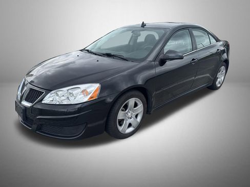 Used 2010 Pontiac G6 Sedan FWD image 2