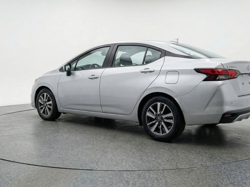 Used 2025 Nissan Versa SV image 5