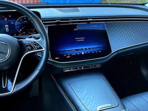 Used 2025 Mercedes-Benz E 350 Sedan w/ Winter Package image 6