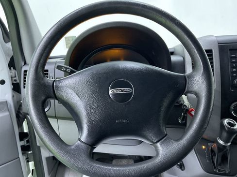 Used 2018 Freightliner Sprinter 2500 image 18
