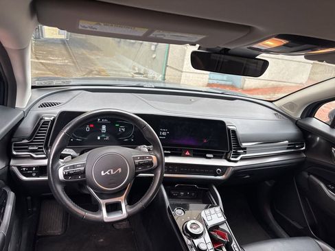 Certified 2023 Kia Sportage EX image 10