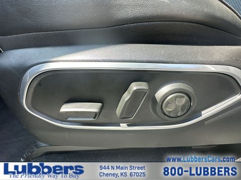 Used 2025 Jeep Wagoneer Series II w/ 8-Passenger Seating Package AWD/4WD image 12