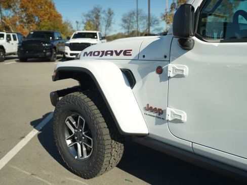 New 2026 Jeep Gladiator Mojave image 34